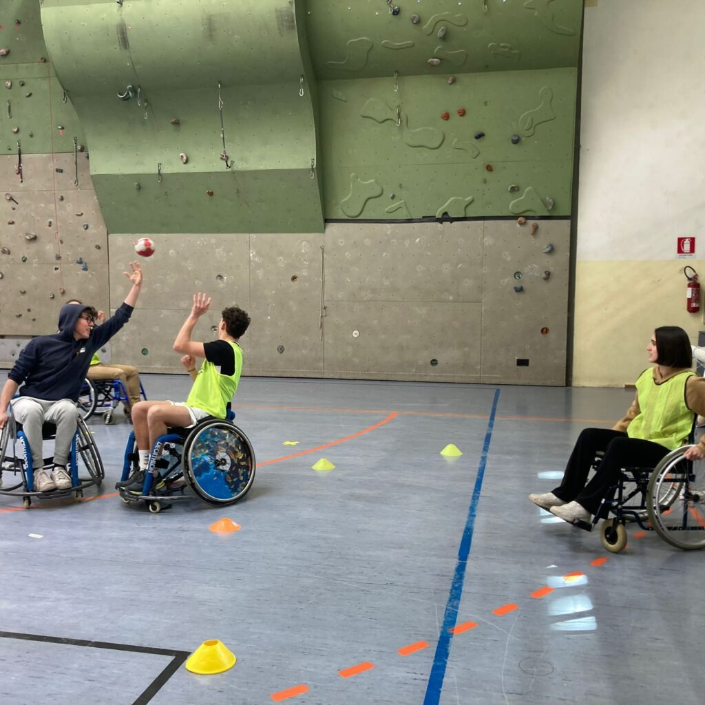 Foto di gruppo della squadra Pallamano a Ruota Libera